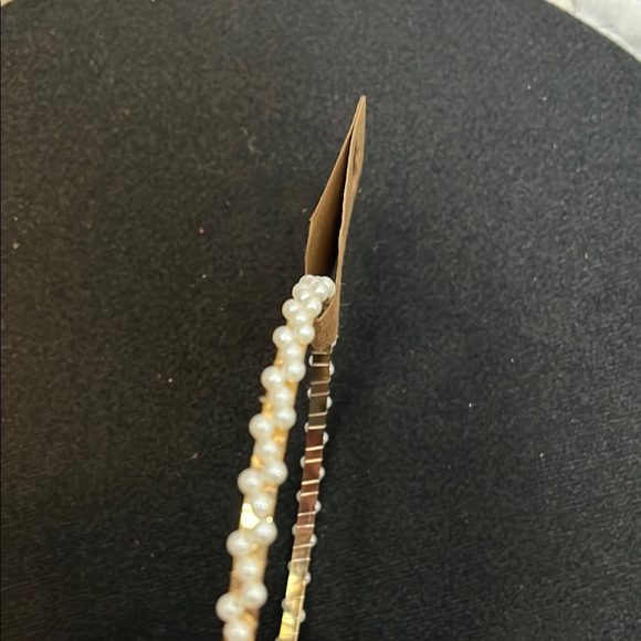 Elegant Pearl Embellished Headband - Picture 3 of 3